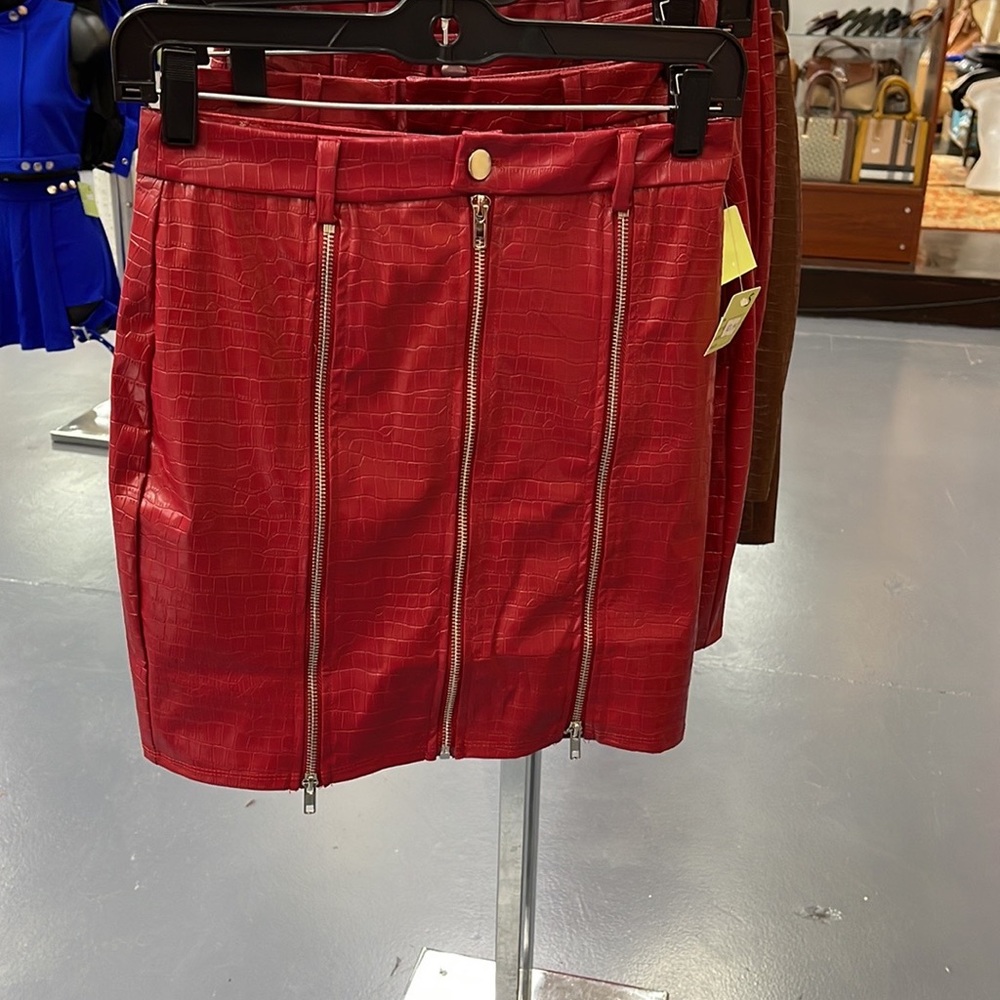 Skirt - Picture 2 of 2